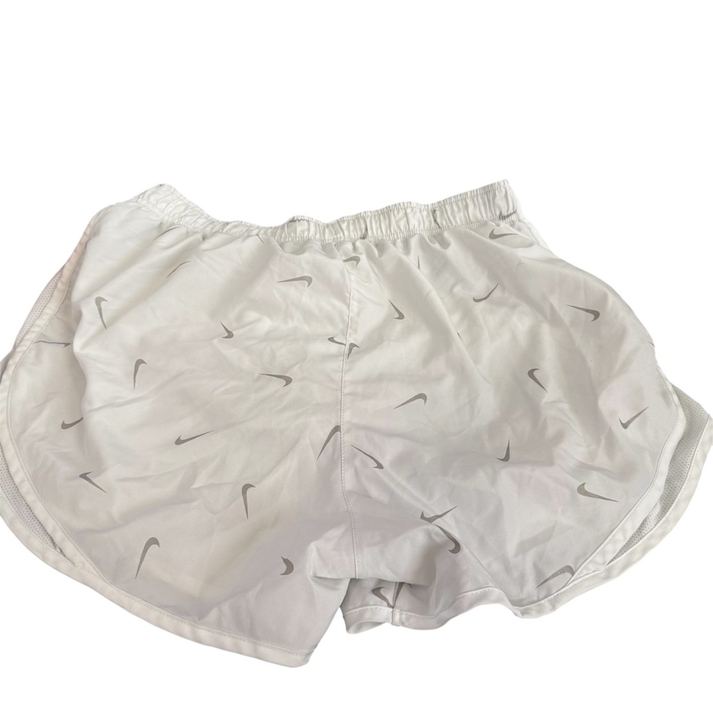 Nike shorts - Picture 2 of 3